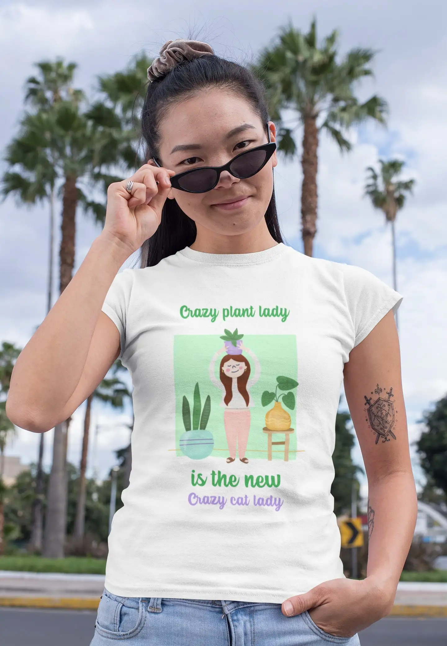 New Plant Parent - Crazy Plant Lady adalah desain kaos